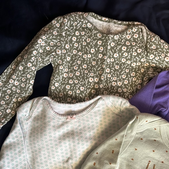 Set of 4 long sleeve onesies 18 months - Picture 3 of 7